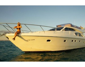 Ferretti 53 - 3 CAB, 6 Pax