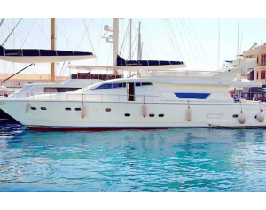 Ferretti 76 - 4 CAB, 9 Pax